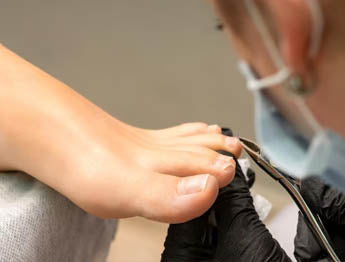 Full Feet Pedicure Services Including Nail Polish in Cairo